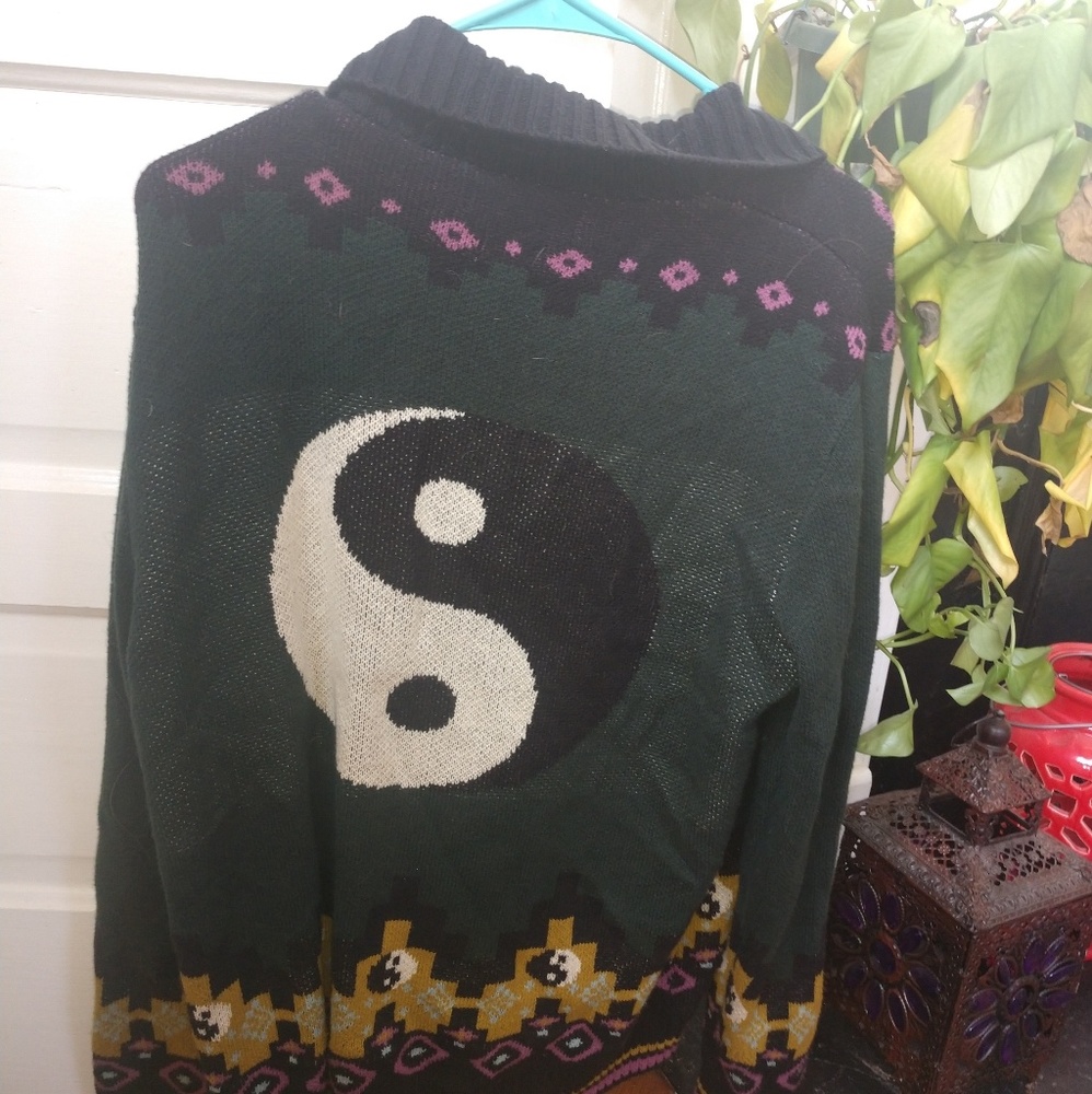 Ying yang sweater urban outfitters